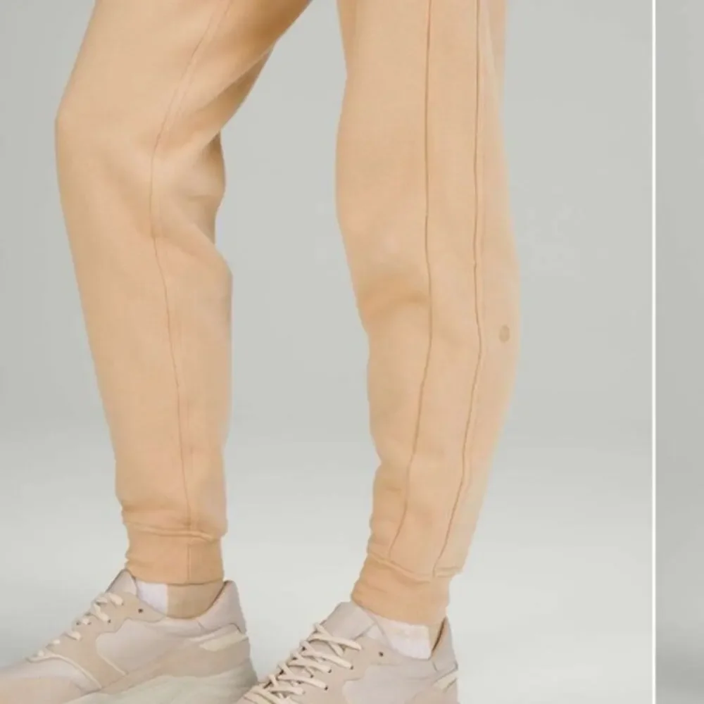 Lululemon Scuba High-Rise Jogger Pecan Tan size 2